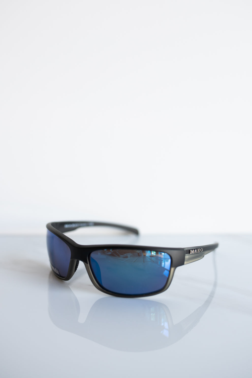 Mako Shadow 9585