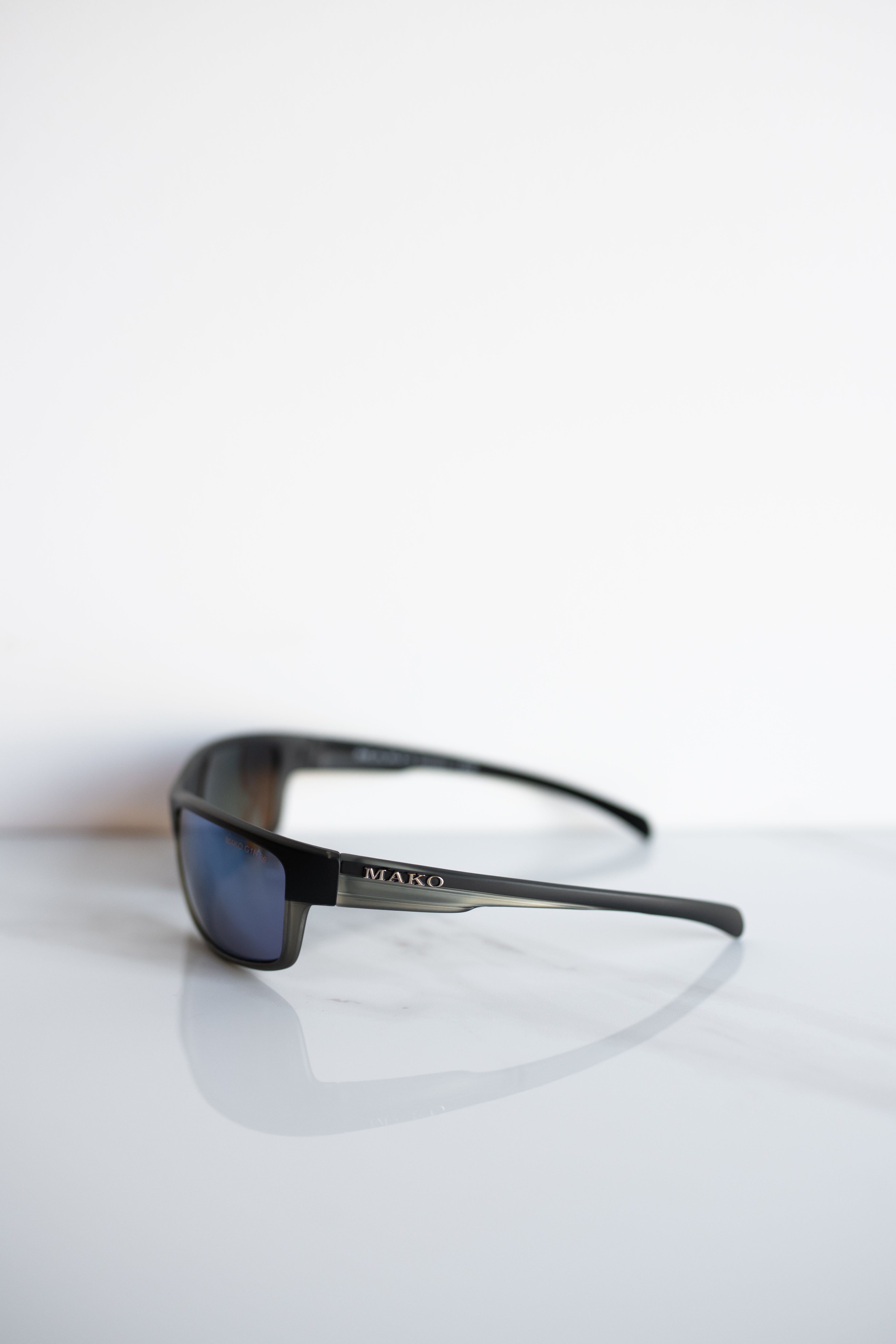Mako Shadow 9585